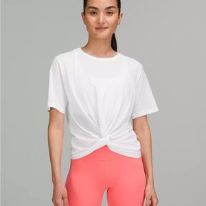 Lululemon Crescent Tee in White ✨ Size 8
